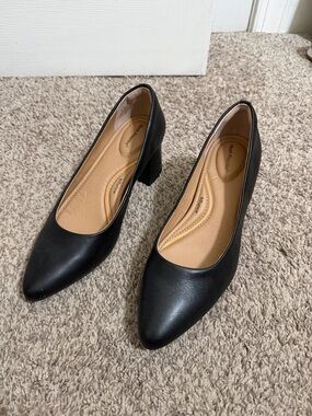 Hush Puppies Women's Black Glory Pump Block Closed Toe Pointed Round Toe Heels